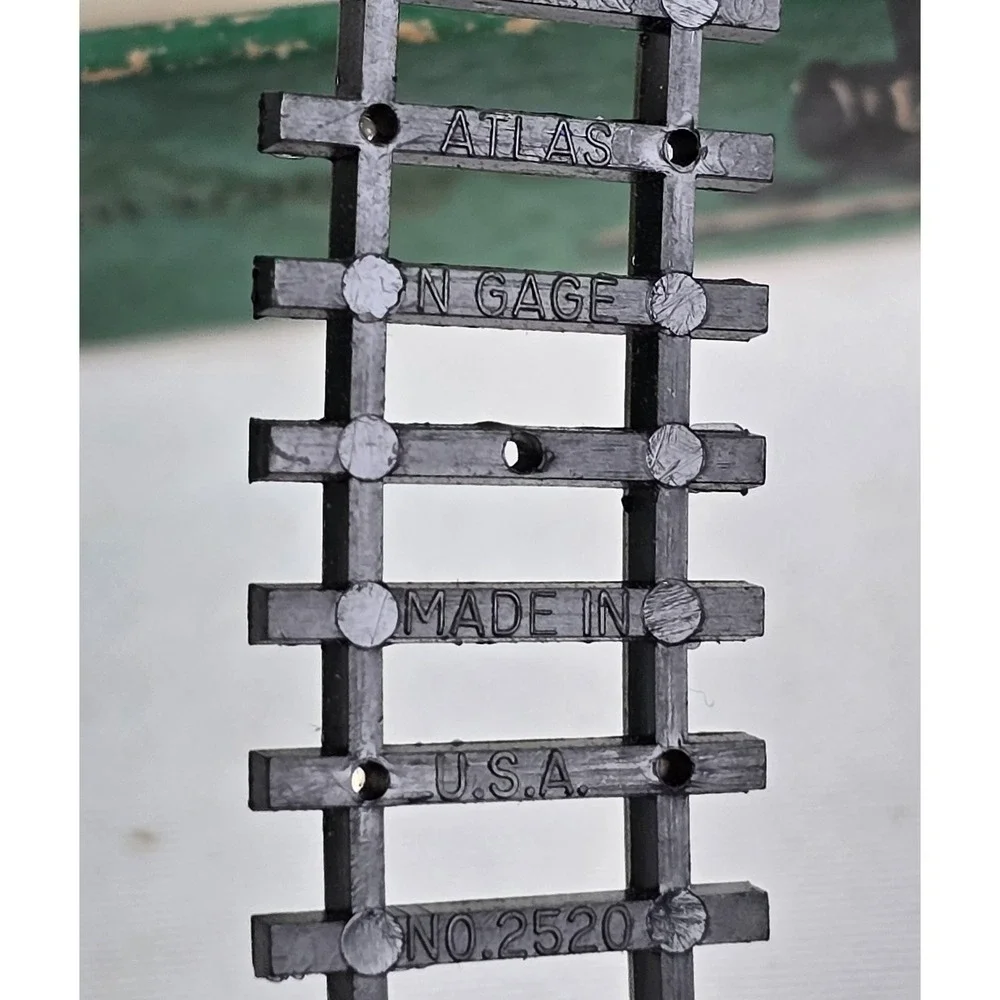Atlas N Scale Curved Track Lot Flexible Two-Rail DC Analog MPN 2520 2526